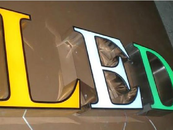 黄冈介绍LED招牌的基础知识。